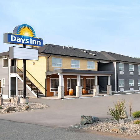Days Inn By Wyndham 100 Mile House Ngoại thất bức ảnh